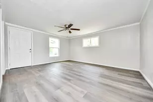 5875 Belcrest St, Houston, TX 77033 - Photo 31