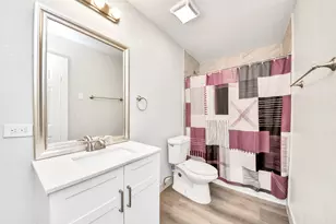5875 Belcrest St, Houston, TX 77033 - Photo 9