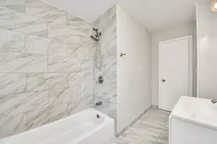 5875 Belcrest St, Houston, TX 77033 - Photo 19
