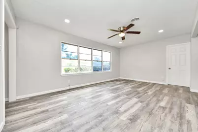 5875 Belcrest Street, Houston, TX 77033 - Photo 27