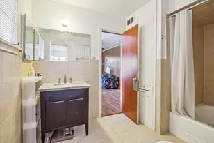 3825 Gramercy St, Houston, TX 77025 - Photo 5