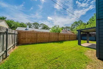 8810 Enchanted Forest Drive, Houston, TX 77088 - Photo 29