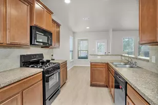 9587 E Woodmark, Conroe, TX 77304 - Photo 17