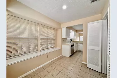 6437 Chatham Island Lane, Houston, TX 77035 - Photo 13