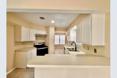 6437 Chatham Island Lane, Houston, TX 77035 - Photo 9
