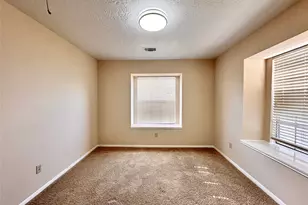 6437 Chatham Island Ln, Houston, TX 77035 - Photo 19