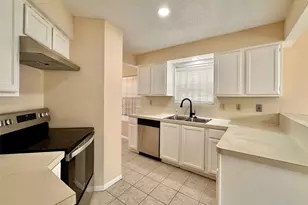 6437 Chatham Island Ln, Houston, TX 77035 - Photo 11