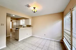 6437 Chatham Island Ln, Houston, TX 77035 - Photo 7