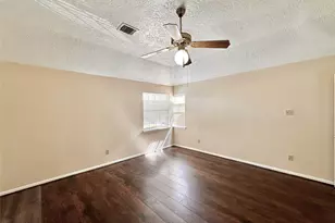 6437 Chatham Island Ln, Houston, TX 77035 - Photo 15