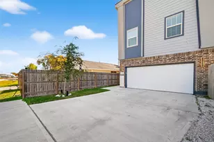 10021 Alfred Ln, Houston, TX 77041 - Photo 3
