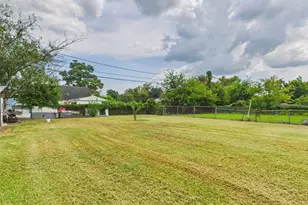 2335 Neches St, Beaumont, TX 77701 - Photo 31