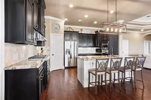 7842 Pebble Hill Ln, Rosharon, TX 77583 - Photo 11