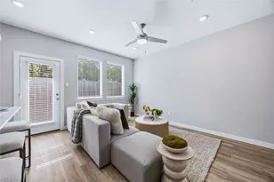 959 Green Vines Ln, Houston, TX 77091 - Photo 9