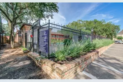 11609 Chimney Rock Road #B, Houston, TX 77035 - Photo 17