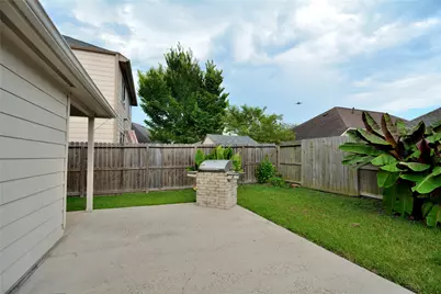 9238 Clearwood Landing Boulevard, Houston, TX 77075 - Photo 15
