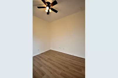 9238 Clearwood Landing Boulevard, Houston, TX 77075 - Photo 7