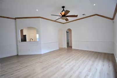 9238 Clearwood Landing Boulevard, Houston, TX 77075 - Photo 3