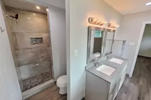 910 Royal Oak Dr, Dickinson, TX 77539 - Photo 23