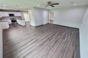 910 Royal Oak Dr, Dickinson, TX 77539 - Photo 15