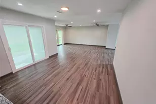 910 Royal Oak Dr, Dickinson, TX 77539 - Photo 13