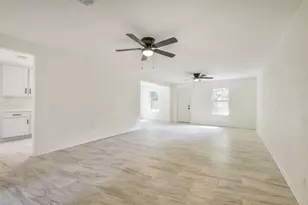 26714 Saddle Rock Ln, New Caney, TX 77357 - Photo 5