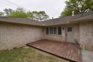 10802 Meadow Lake Ln, Houston, TX 77042 - Photo 37