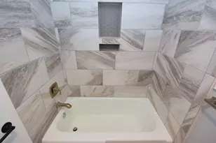 10802 Meadow Lake Ln, Houston, TX 77042 - Photo 29