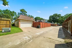 918 Daria Dr, Houston, TX 77079 - Photo 27