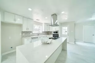 619 Green Belt Dr, Sugar Land, TX 77498 - Photo 11