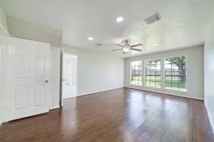 619 Green Belt Dr, Sugar Land, TX 77498 - Photo 15