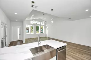 8109 Hamlet St, Houston, TX 77078 - Photo 39