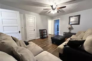 617 12th St, Huntsville, TX 77340 - Photo 9