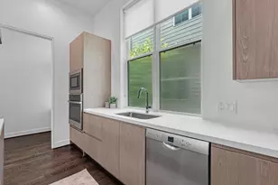 5871 E Post Oak Ln, Houston, TX 77055 - Photo 19