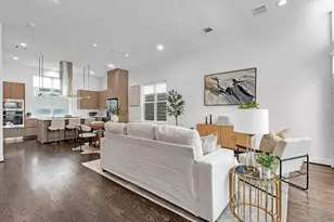 5871 E Post Oak Ln, Houston, TX 77055 - Photo 15