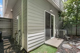5871 E Post Oak Ln, Houston, TX 77055 - Photo 35