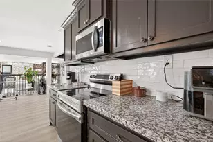 29927 County Rd 25, Damon, TX 77430 - Photo 13