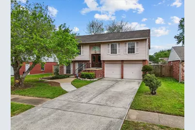 430 W Redway Lane W, Houston, TX 77598 - Photo 1