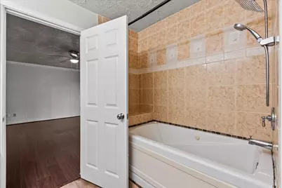 430 W Redway Lane W, Houston, TX 77598 - Photo 15