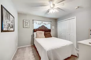 22 S Greywing Pl, The Woodlands, TX 77382 - Photo 31