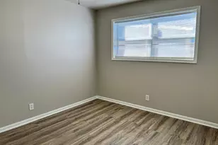 2102 5th Ave N, Texas City, TX 77590 - Photo 9