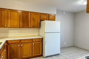 2102 5th Ave N, Texas City, TX 77590 - Photo 5