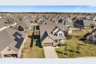 13510 Fallbrook Circle, Mont Belvieu, TX 77535 - Photo 37