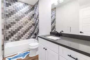 13510 Fallbrook Cir, Mont Belvieu, TX 77535 - Photo 21