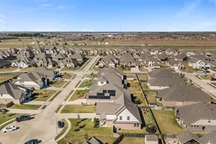 13510 Fallbrook Cir, Mont Belvieu, TX 77535 - Photo 29