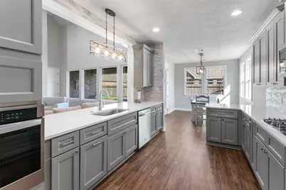 13510 Fallbrook Circle, Mont Belvieu, TX 77535 - Photo 5