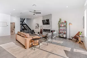422 W 9th St, Dallas, TX 75208 - Photo 9