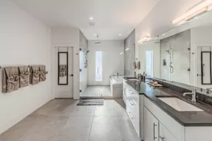 422 W 9th St, Dallas, TX 75208 - Photo 17