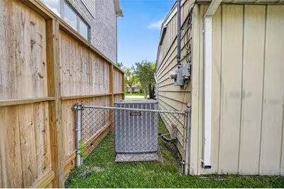 5505 Huisache Street, Houston, TX 77081 - Photo 45