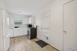 5505 Huisache St, Houston, TX 77081 - Photo 15