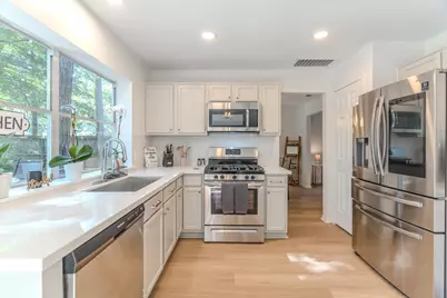 18 Cottage Grove Place, The Woodlands, TX 77381 - Photo 17